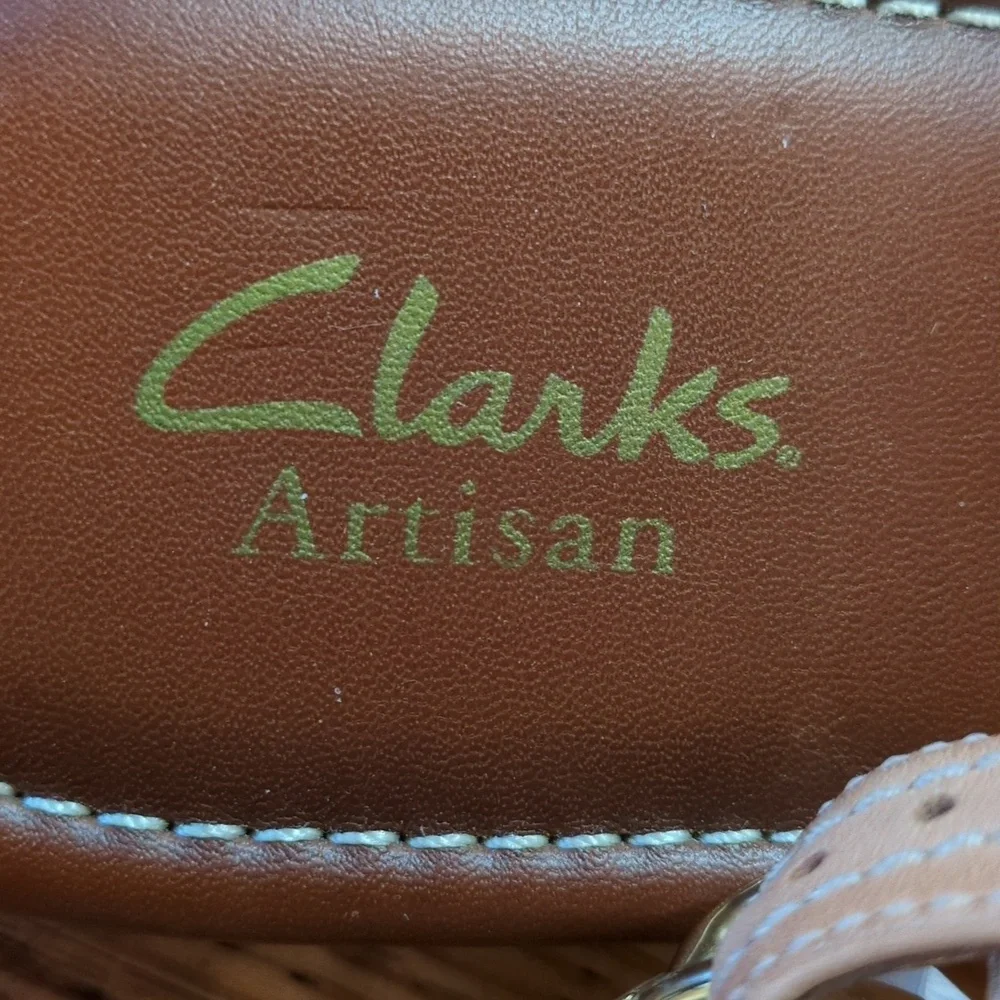 Clarks Artisan Metallic Flat Sandals Size 9.5 - Picture 6 of 8